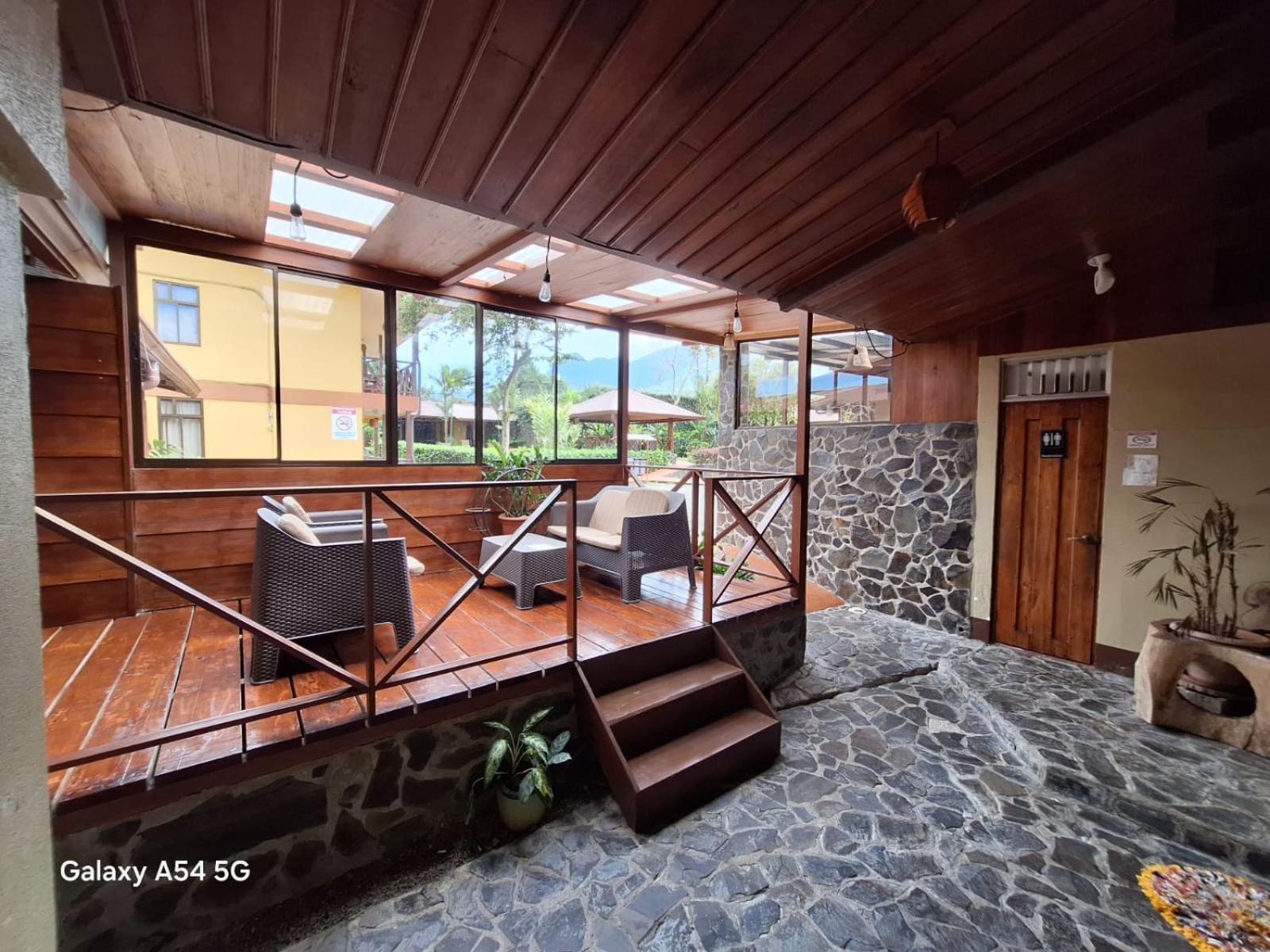 Hotel Iris Arenal La Fortuna Exterior foto