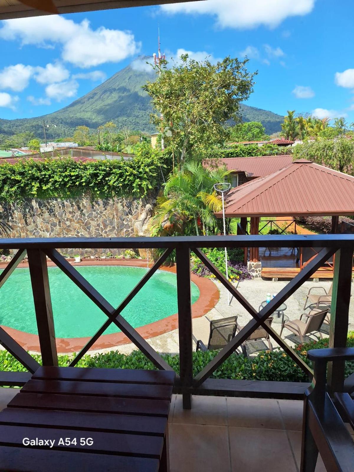 Hotel Iris Arenal La Fortuna Exterior foto