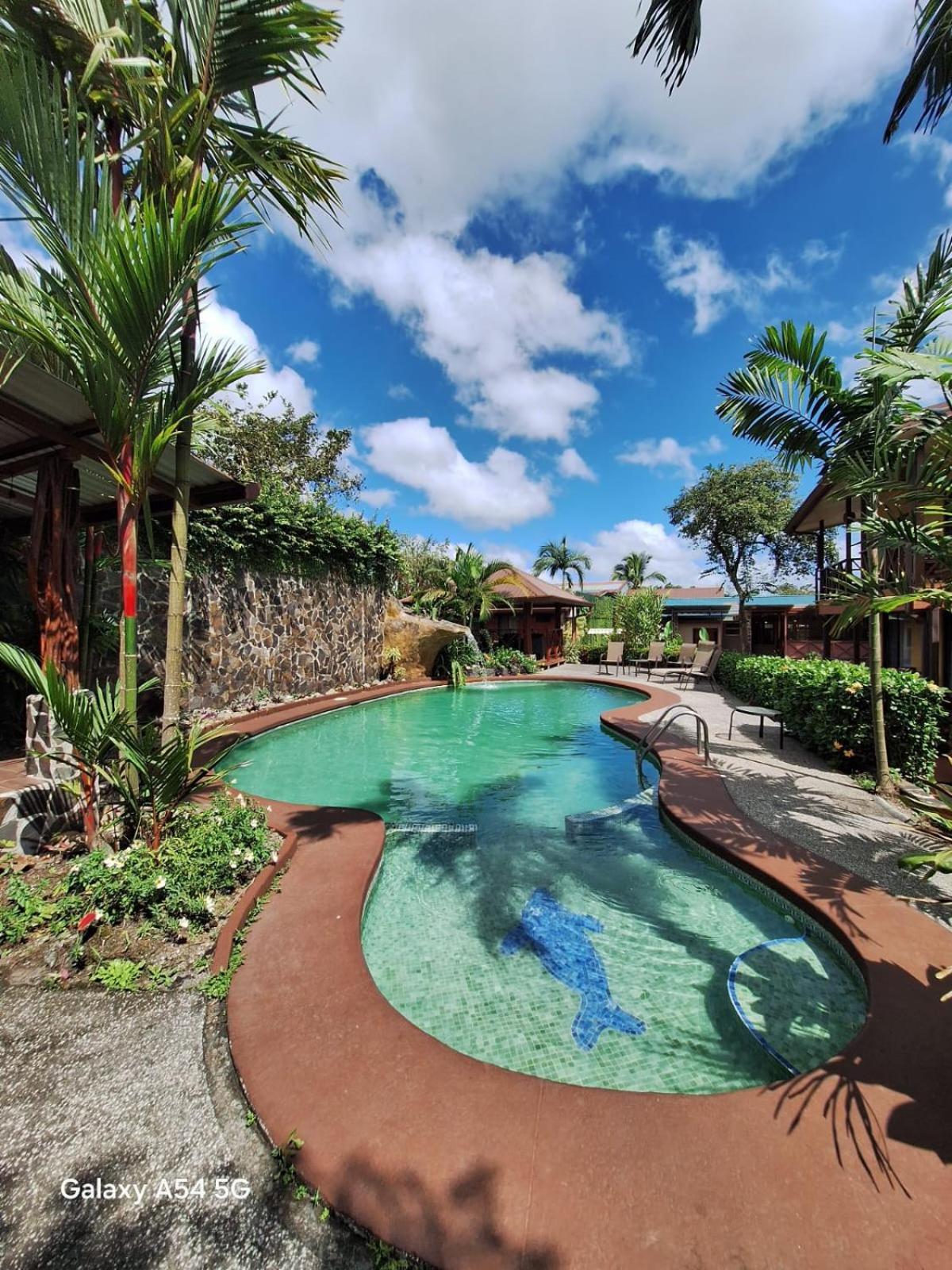 Hotel Iris Arenal La Fortuna Exterior foto