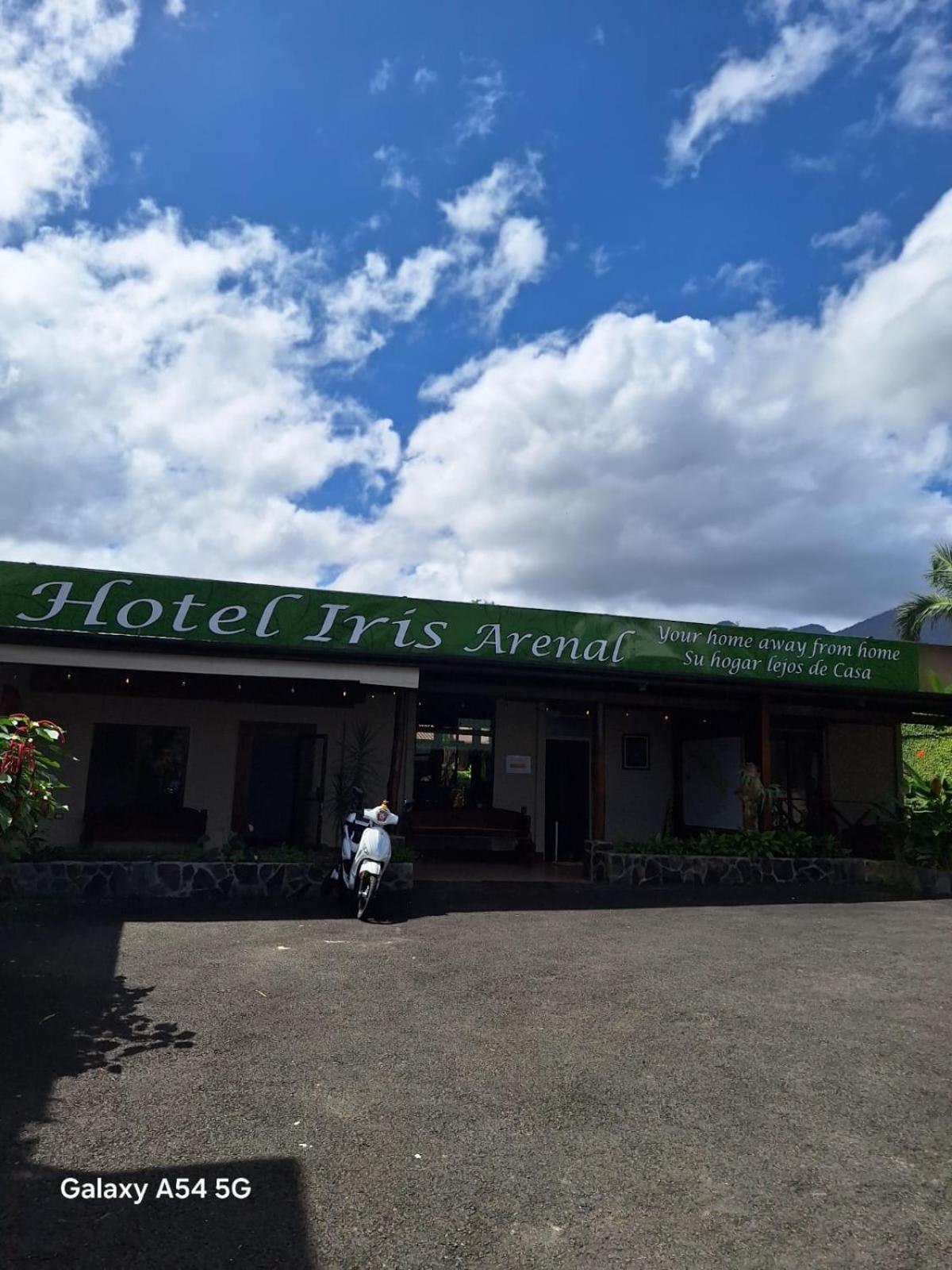 Hotel Iris Arenal La Fortuna Exterior foto