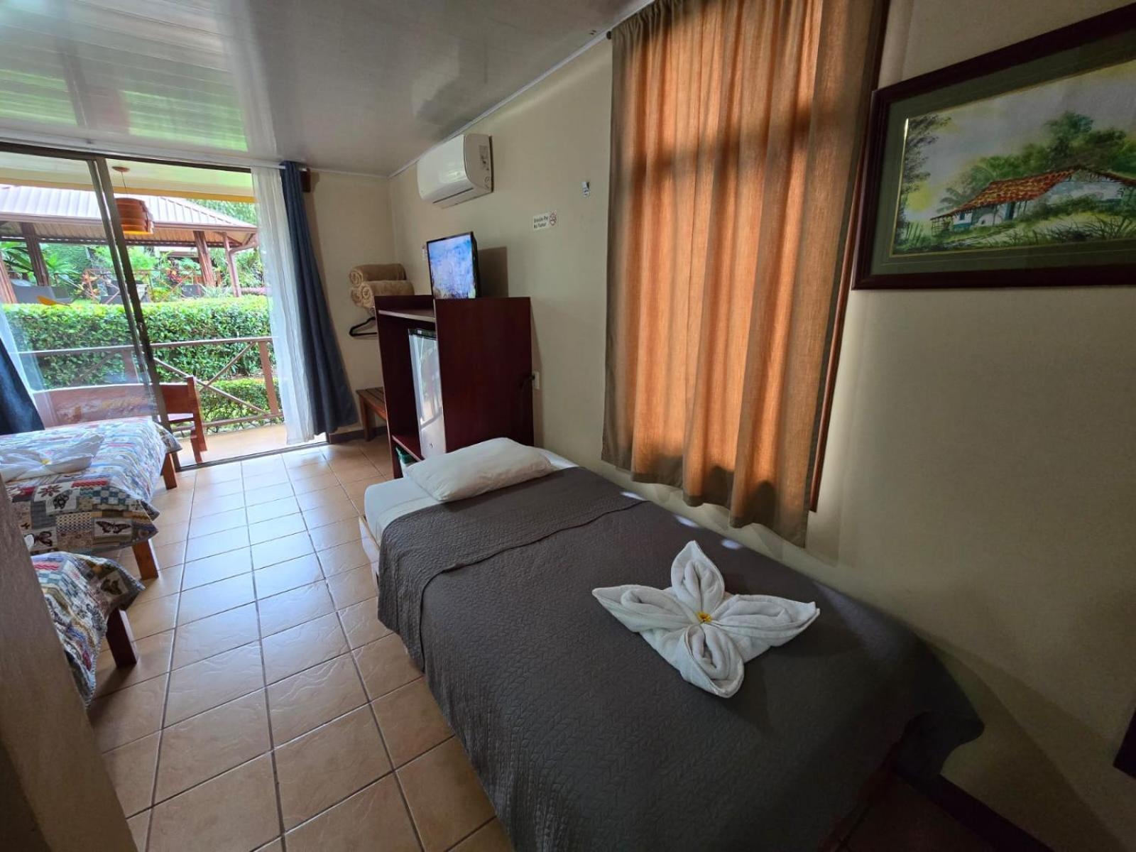 Hotel Iris Arenal La Fortuna Exterior foto
