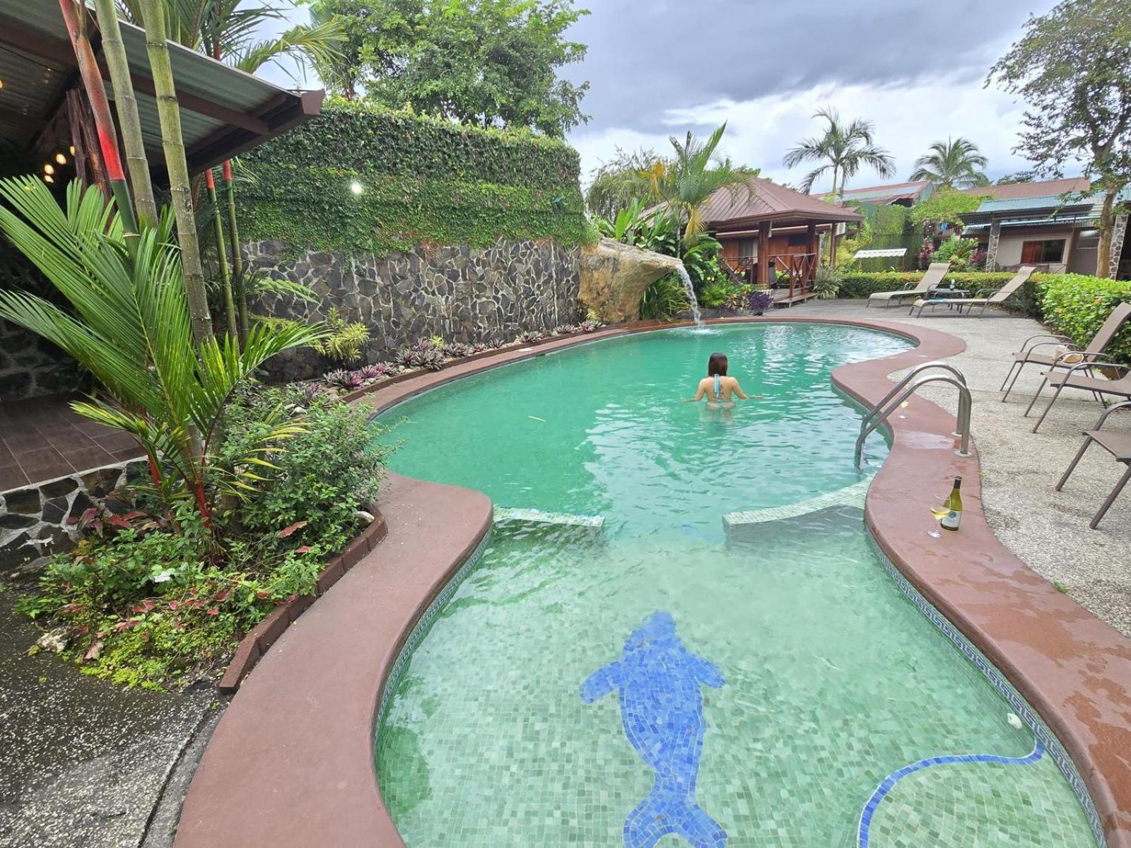 Hotel Iris Arenal La Fortuna Exterior foto
